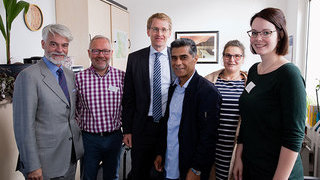 Foto: Christian Kipper, Christoph Feige, Daniel Günther, Ali Alo, Katja Tomaschewski, Julia Held (v.l.n.r.) Foto: Christian Kipper, Christoph Feige, Daniel Günther, Ali Alo, Katja Tomaschewski, Julia Held (v.l.n.r.)