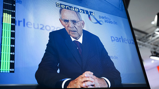 Foto: Wolfgang Schäuble auf dem Monitor bei der Videokonferenz Foto: Wolfgang Schäuble auf dem Monitor bei der Videokonferenz